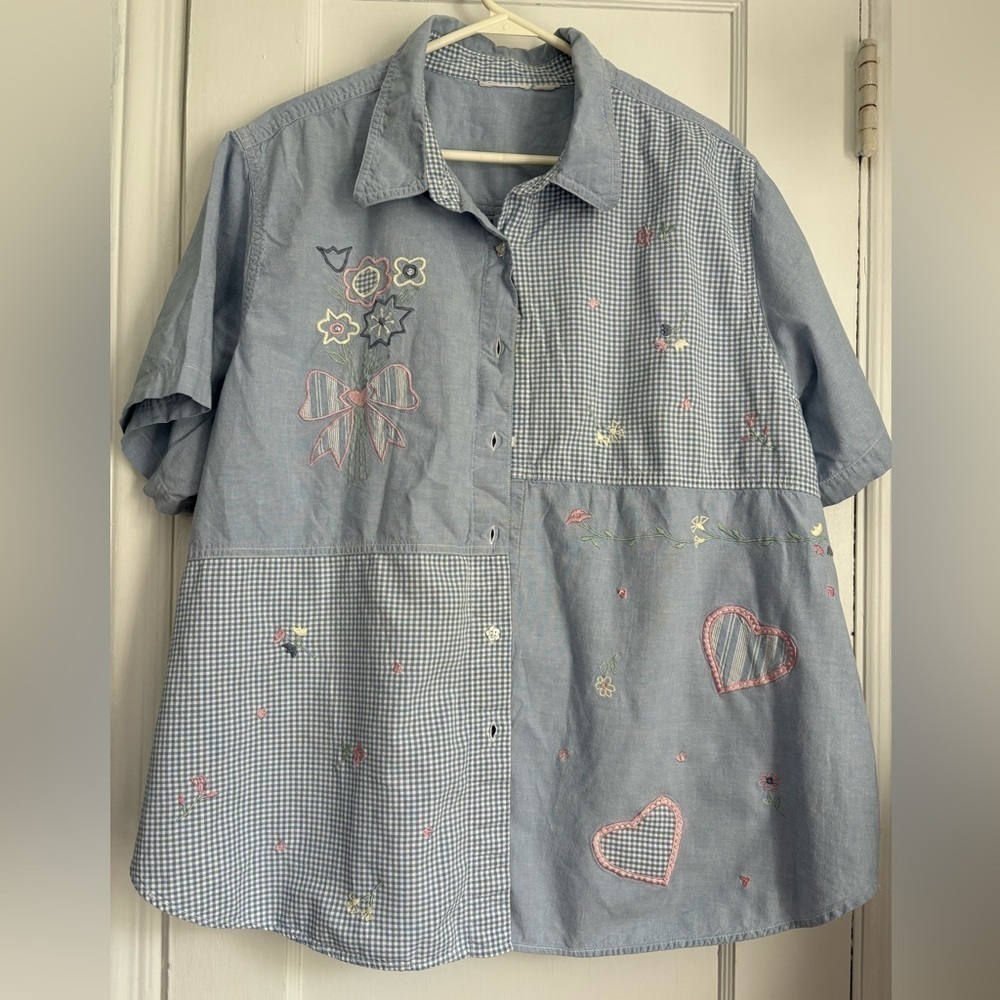 Embroidered Flowers Button Down Short Sleeves Women’s Top, Size: XXL - Picture 2 of 9